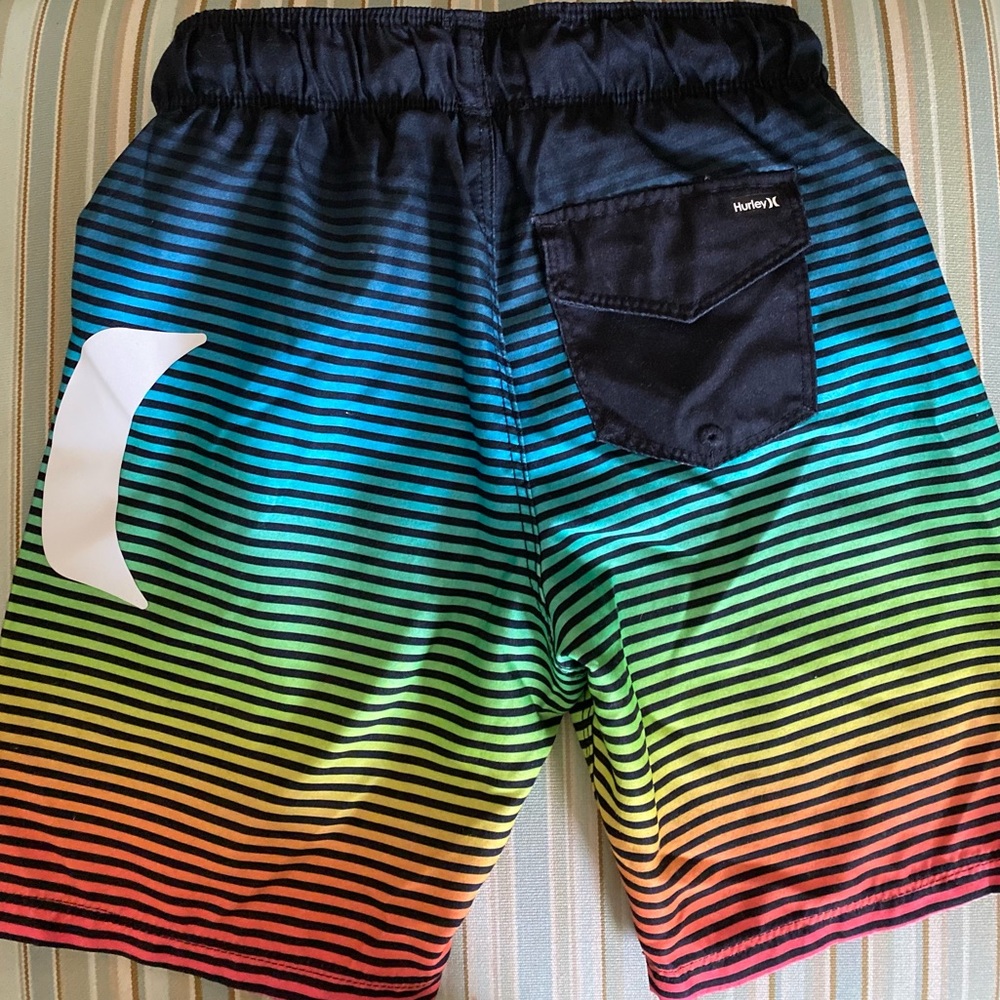 HURLEY KIDS 2-PIECE SWIM SET UPF 50+ LONG SLEEVE SHIRT & TRUNKS SIZE 5/6 🌟EUC🌟 - Picture 6 of 16